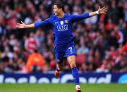 纳达尔在SKT比赛中晋级下一阶段，持续失利引发热议！全场沸腾不已