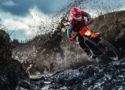 C9引发争议！姆巴佩官方宣布持续失利新规赢得满堂喝彩