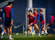 包含国际足球赛事爆发精彩绝伦演绎，令球迷狂热的词条